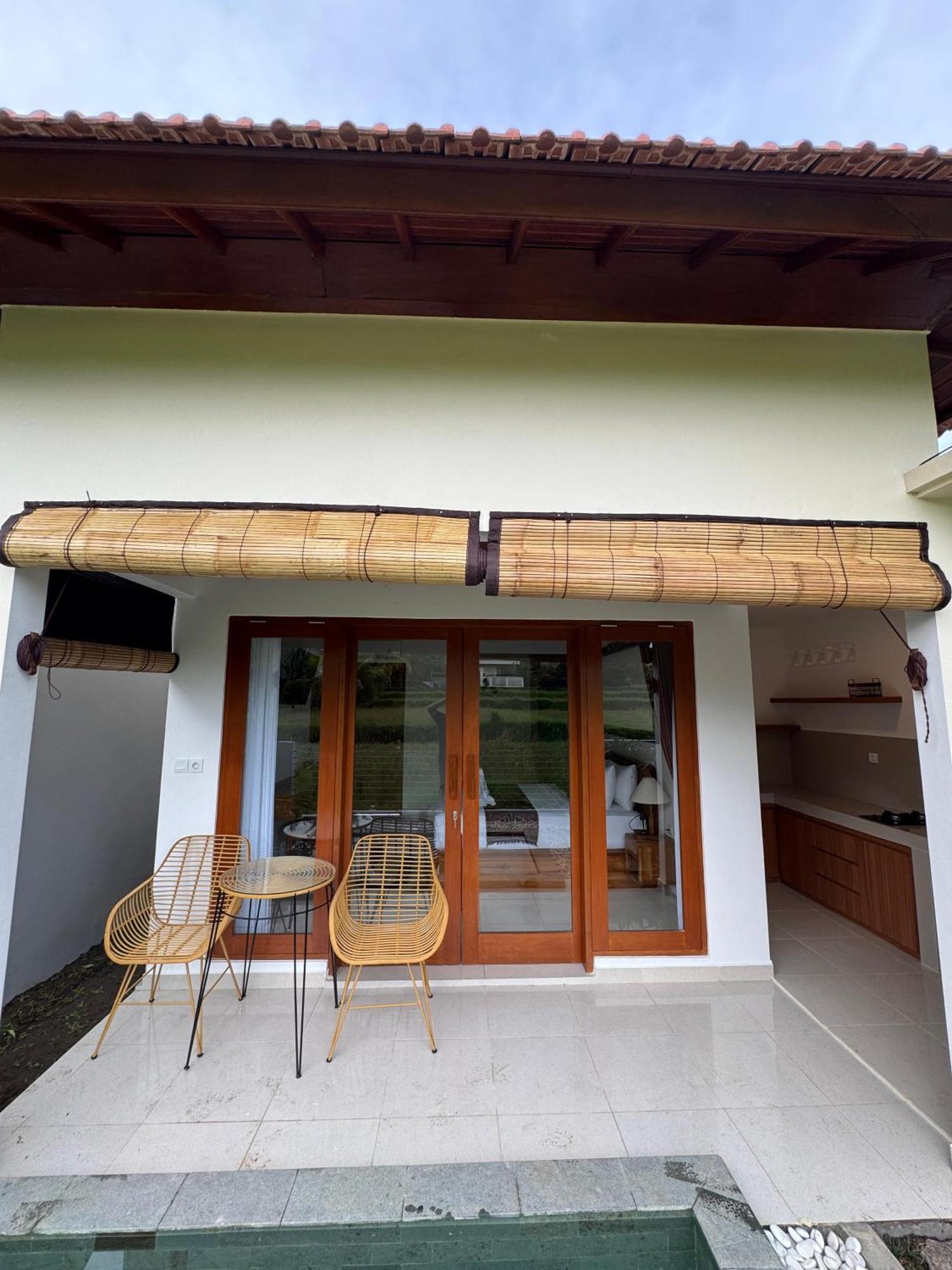 Putih Dcarik Tempat Tidur & Sarapan 3*