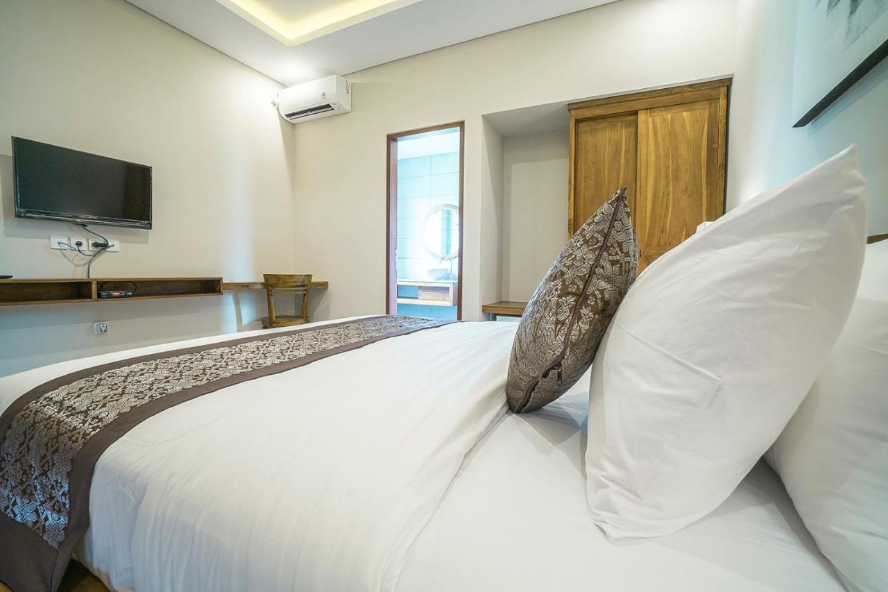 Tempat Tidur & Sarapan Putih Dcarik 3*